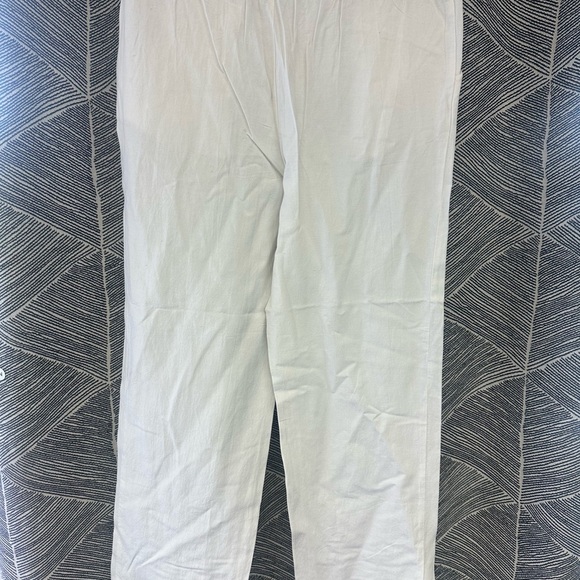 White Casual capri pants size S.  <<<<57>>>>> - Picture 3 of 8